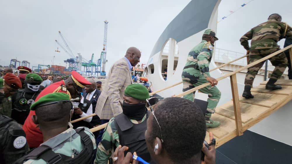 République gabonaise: le Groupe EBOMAF  reprend les activités d'une compagnie de transport maritime avec un premier Ferry de 500 places