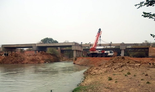Grands ponts de la Route Koudougou-Dédougou : Le fleuve Mouhoun presque franchi