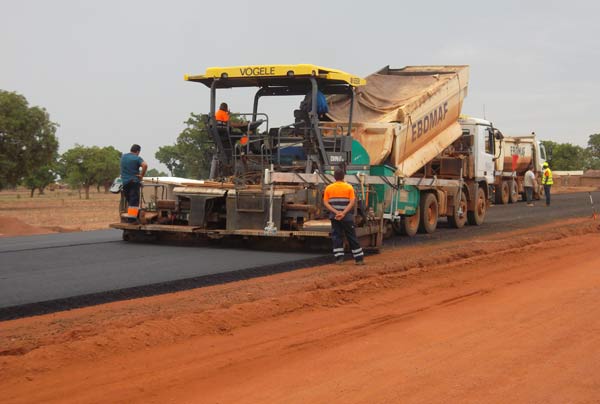 Réhabilitation du corridor togolais: Le Grave bitume s’étale sur Tandjouaré-Cinkanssé