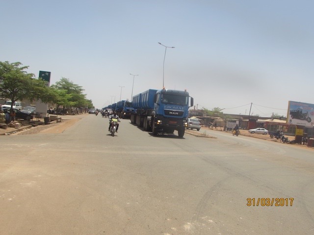 EBOMAF-BTP : Une dizaine de double klinkers attelés à des tracteurs MAN pour plus de performance sur les chantiers