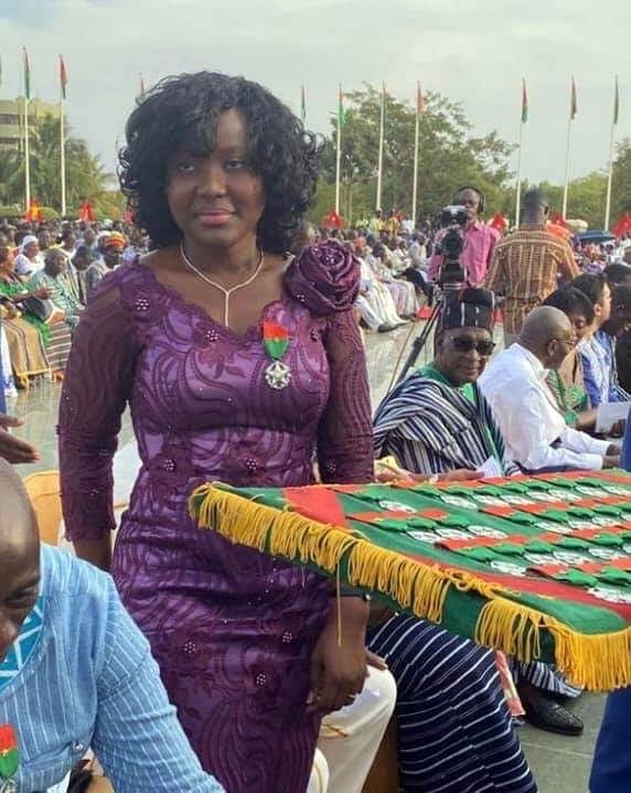 Décoration du 11-Décembre: La DGA du Groupe EBOMAF élevée au rang de Chevalier de l'ordre de l'Etalon